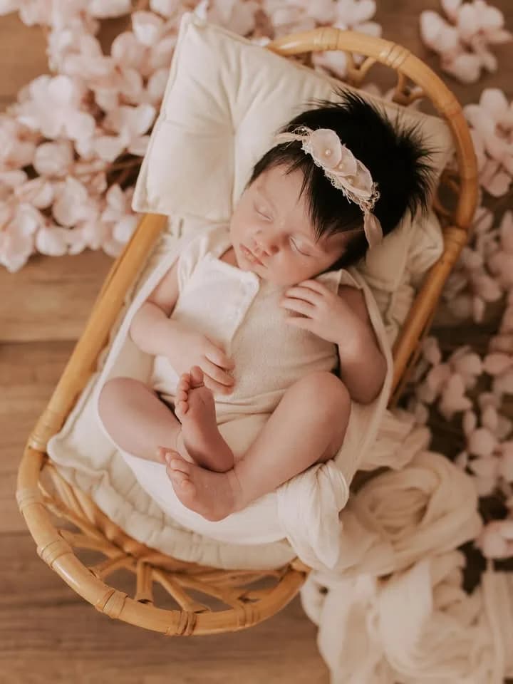 Portrait bébé naissance doux studio